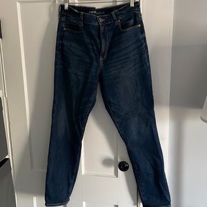 American Eagle straight leg mom jean never worn